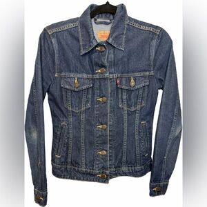 Classic Levi’s XS Denim Trucker Jacket – Perfect Everyday Staple